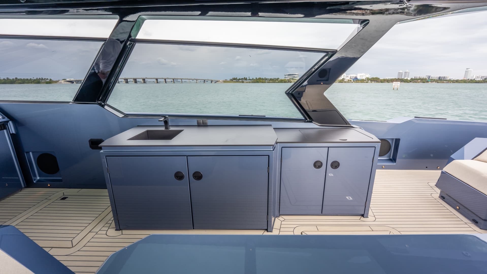 2026 Vanquish Yachts VQ70