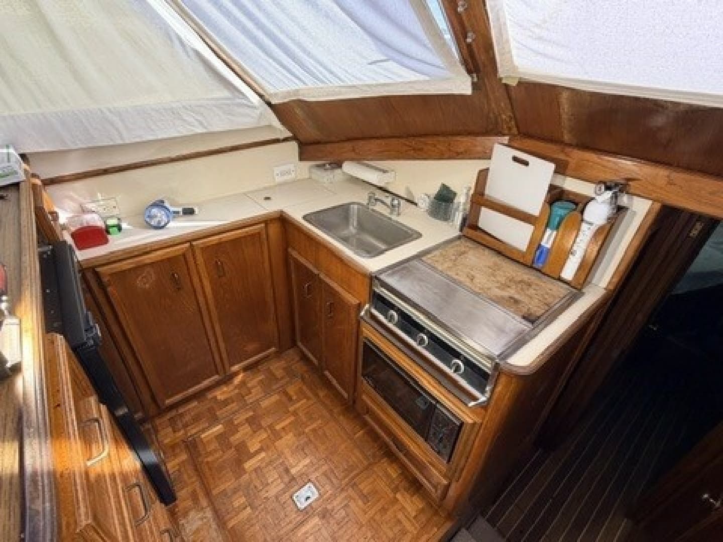 1984 Egg Harbor Sedan
