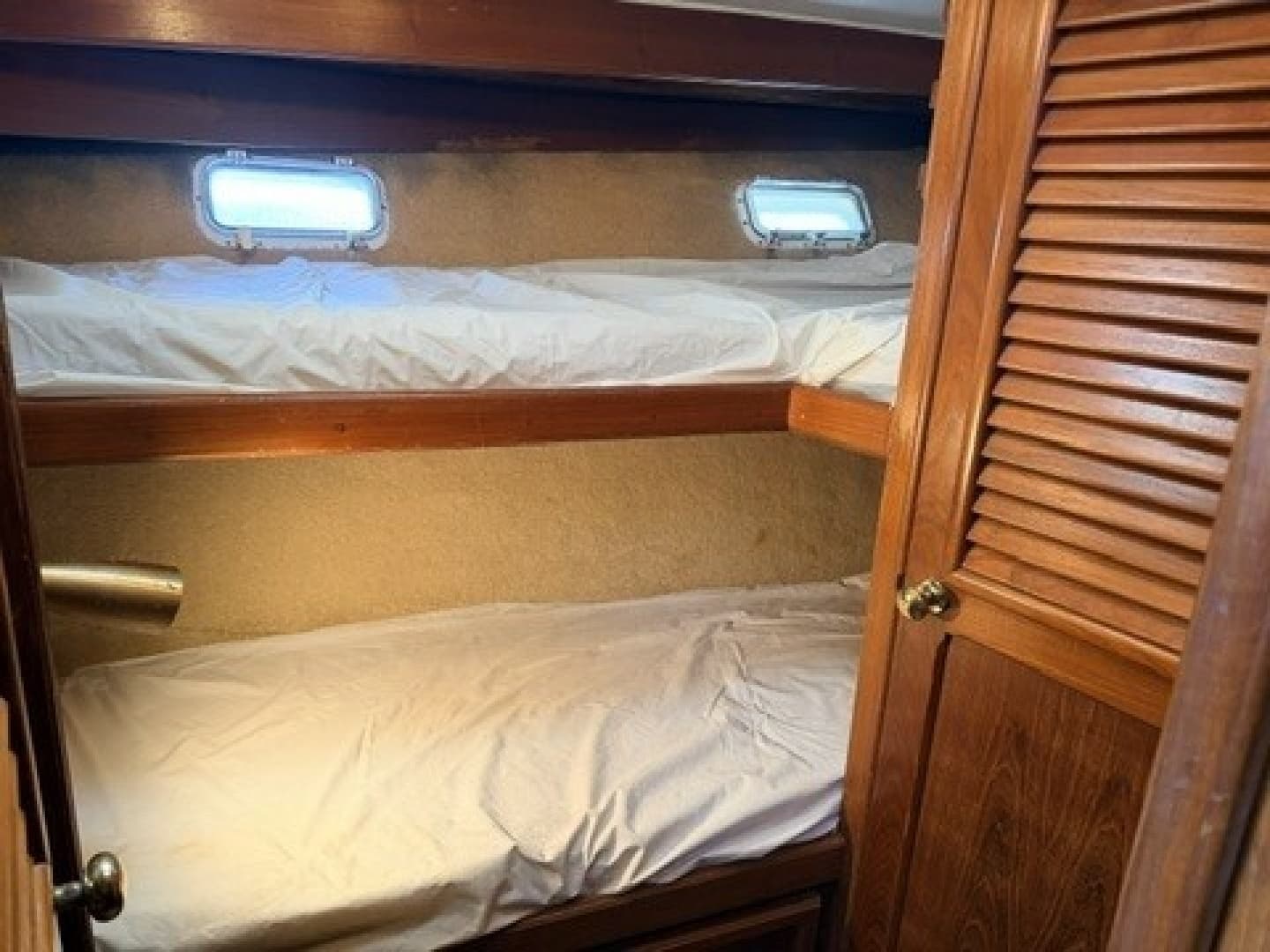 1984 Egg Harbor Sedan