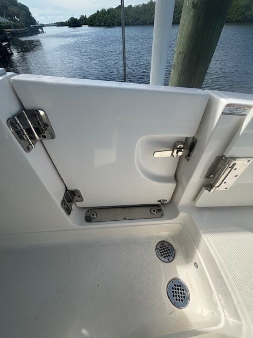 2021 Chaparral 28 OSX