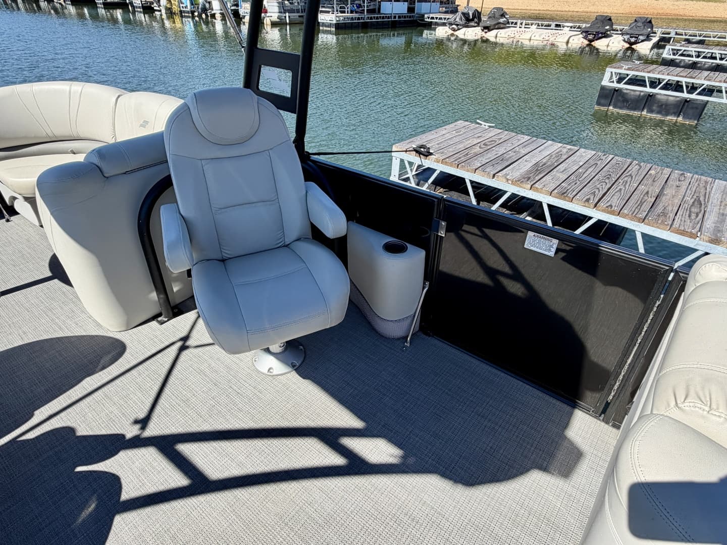 2018 Starcraft SLS 3 Tritoon