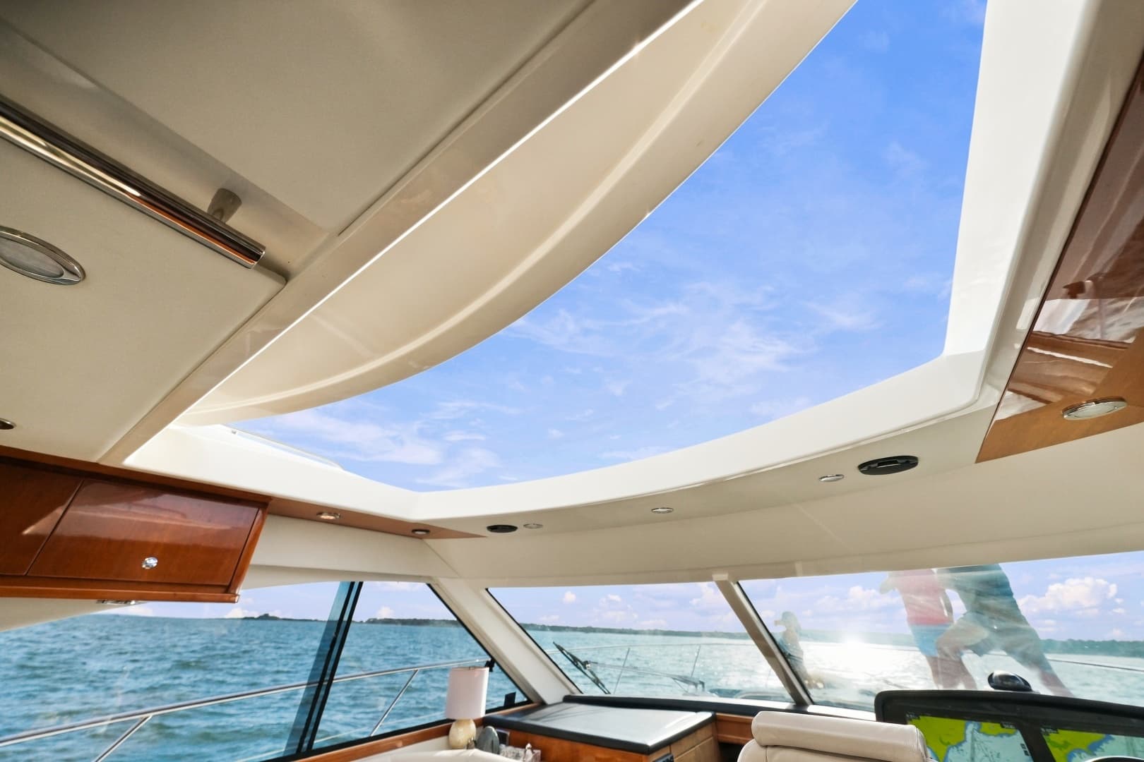 2015 Riviera 4400 Sport Yacht