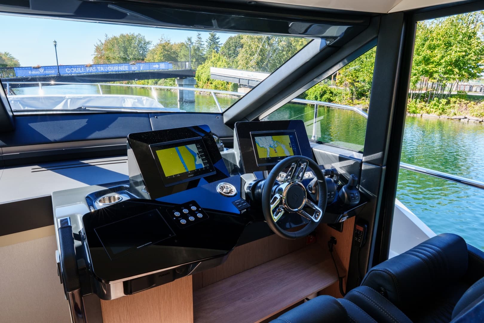 2027 Absolute 52 Fly
