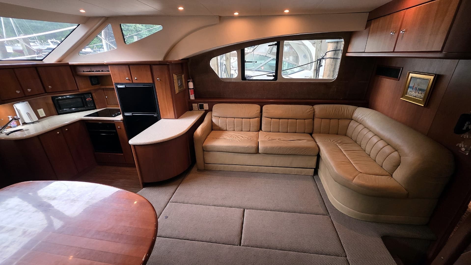 Main Cabin Starboard