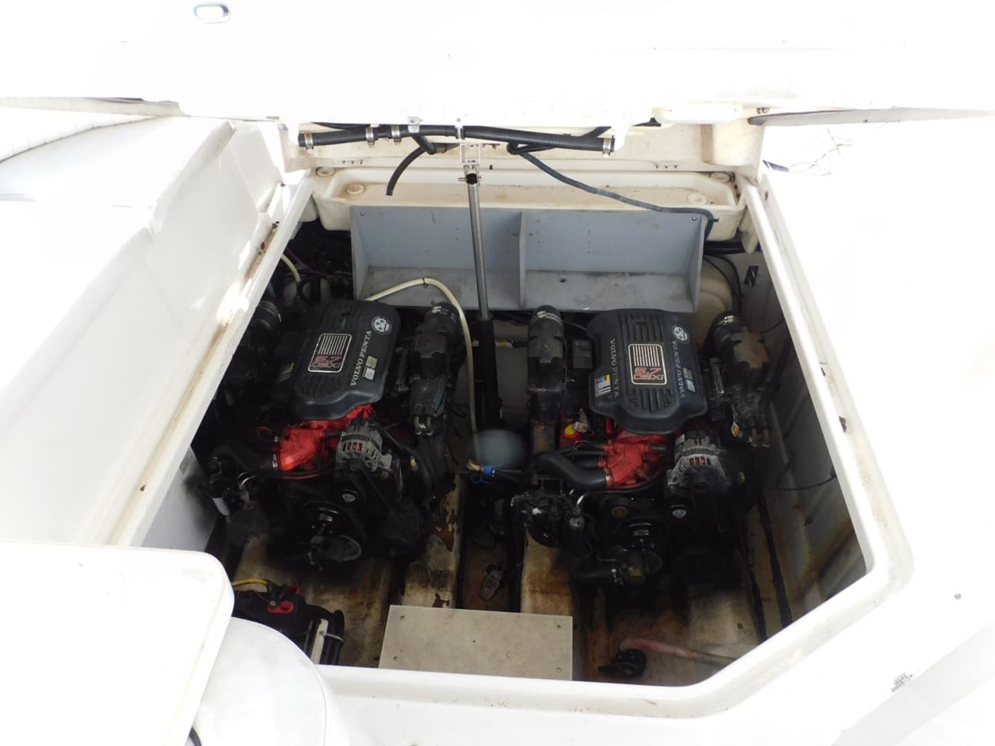 2007 Monterey 330 Sport Yacht