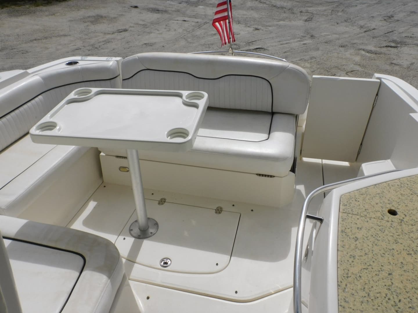 2007 Monterey 330 Sport Yacht