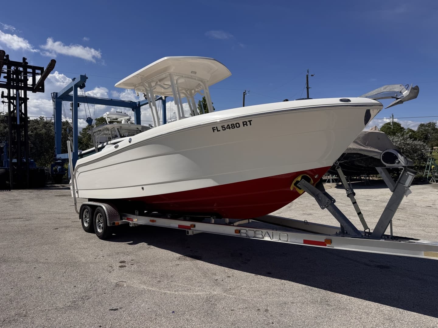 2017 Robalo R242