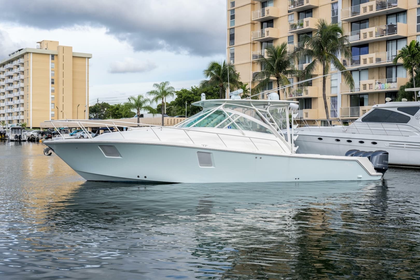 2011 SeaVee 430 Sportfish Express