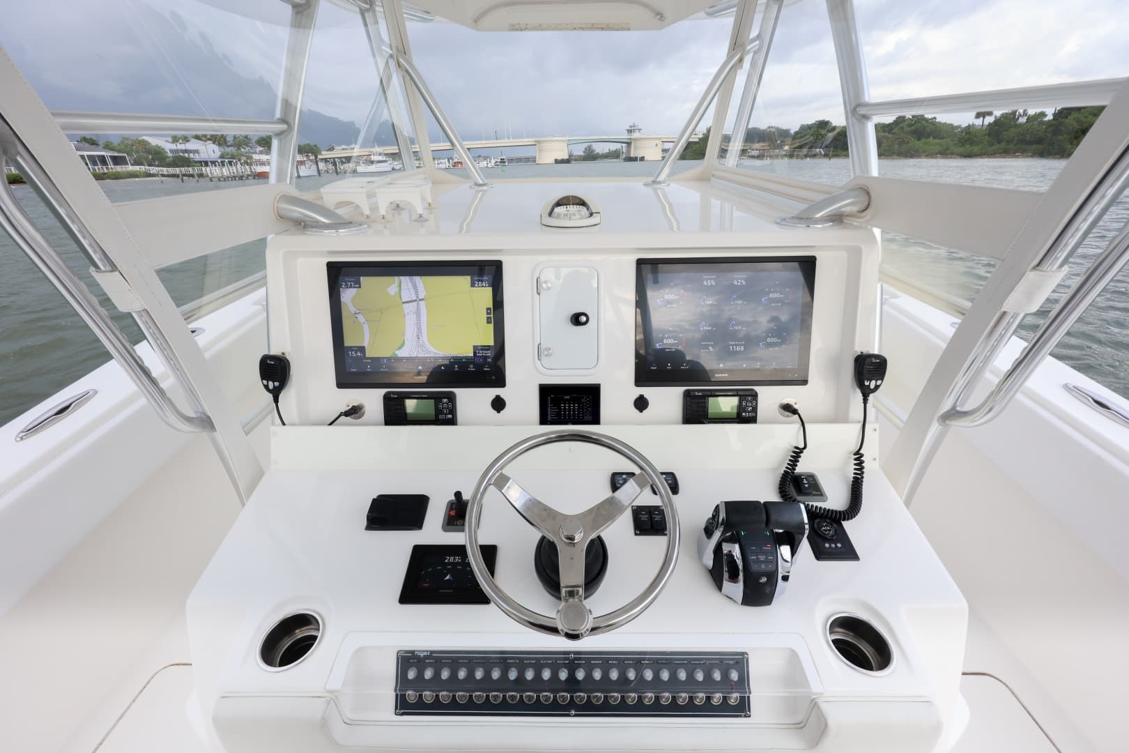2018 Invincible 42