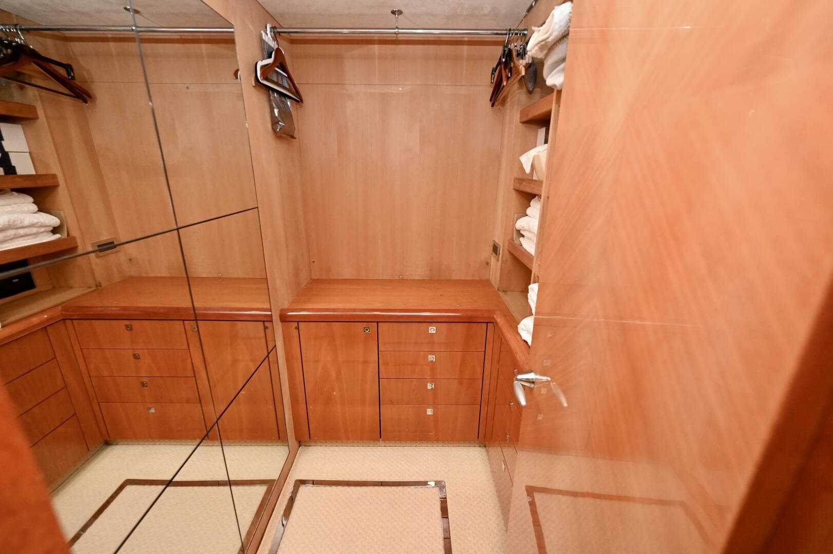 2005 Sunseeker Yacht
