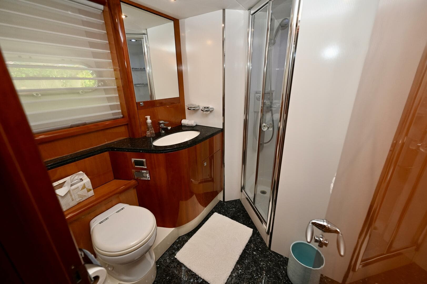 2005 Sunseeker Yacht