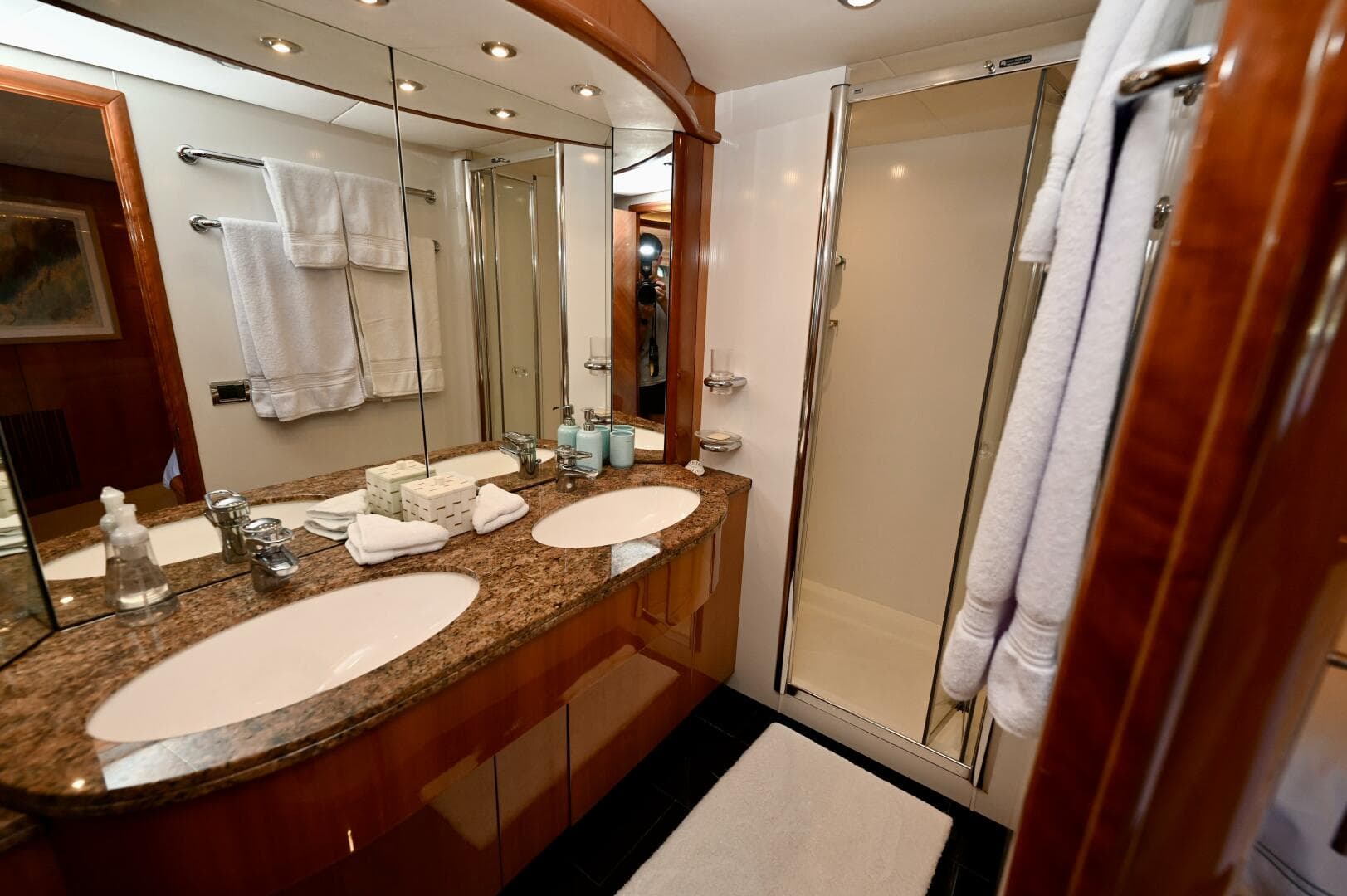 2005 Sunseeker Yacht