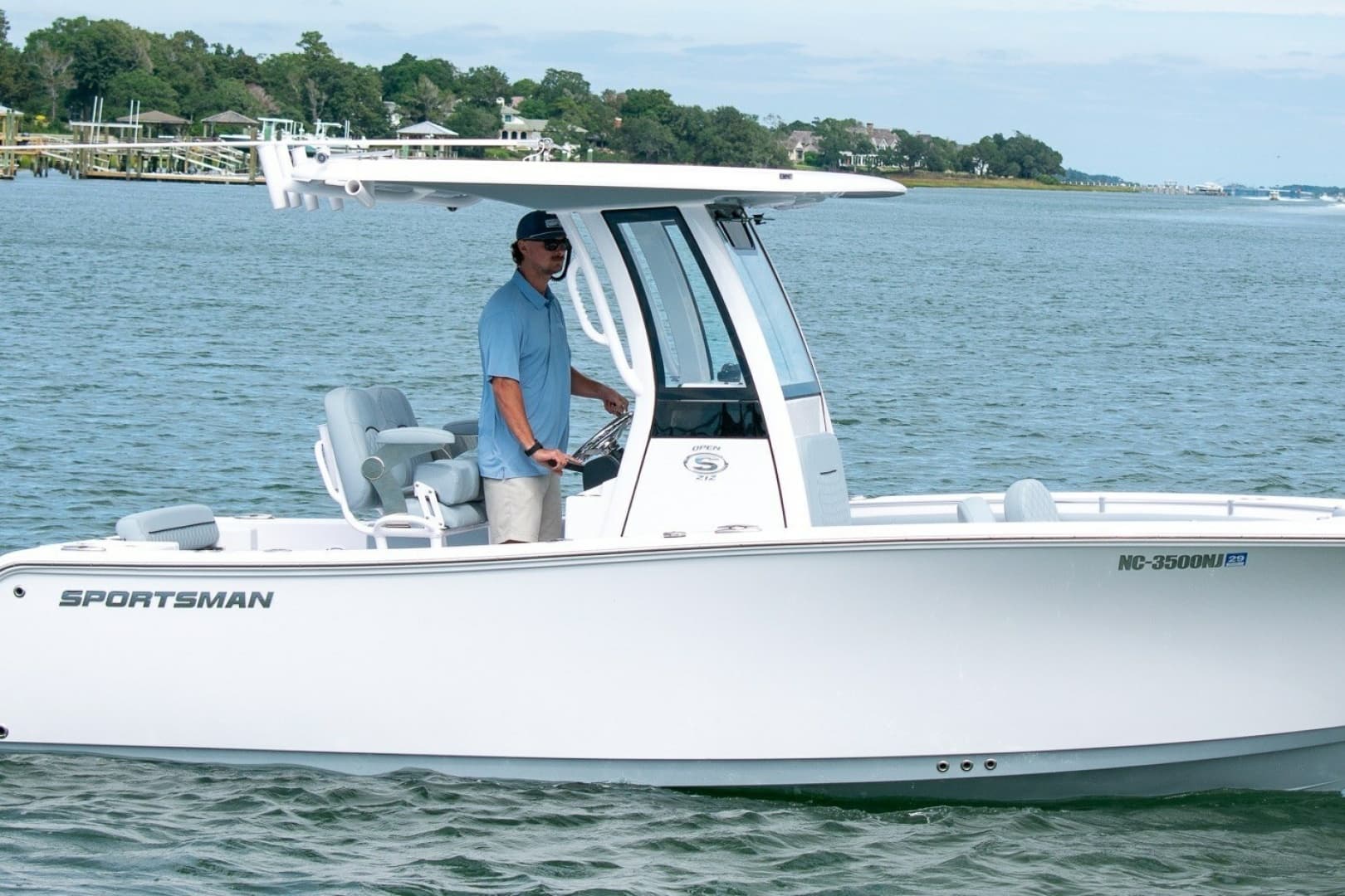 2026 Sportsman Open 212 Center Console