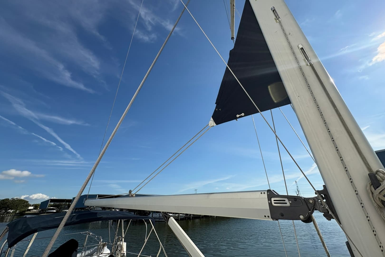 2007 Hunter 41 Deck Salon