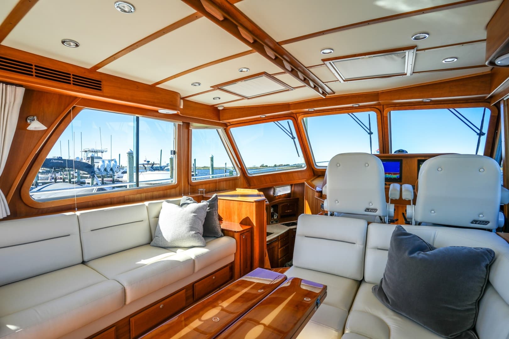 2022 Sabre 48 Salon Express