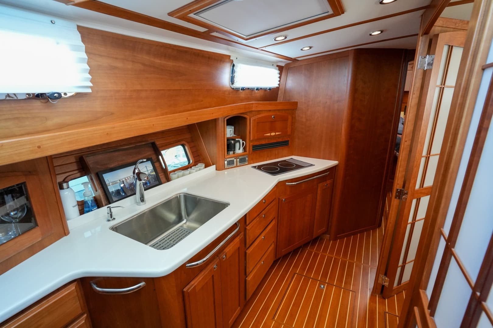 2022 Sabre 48 Salon Express