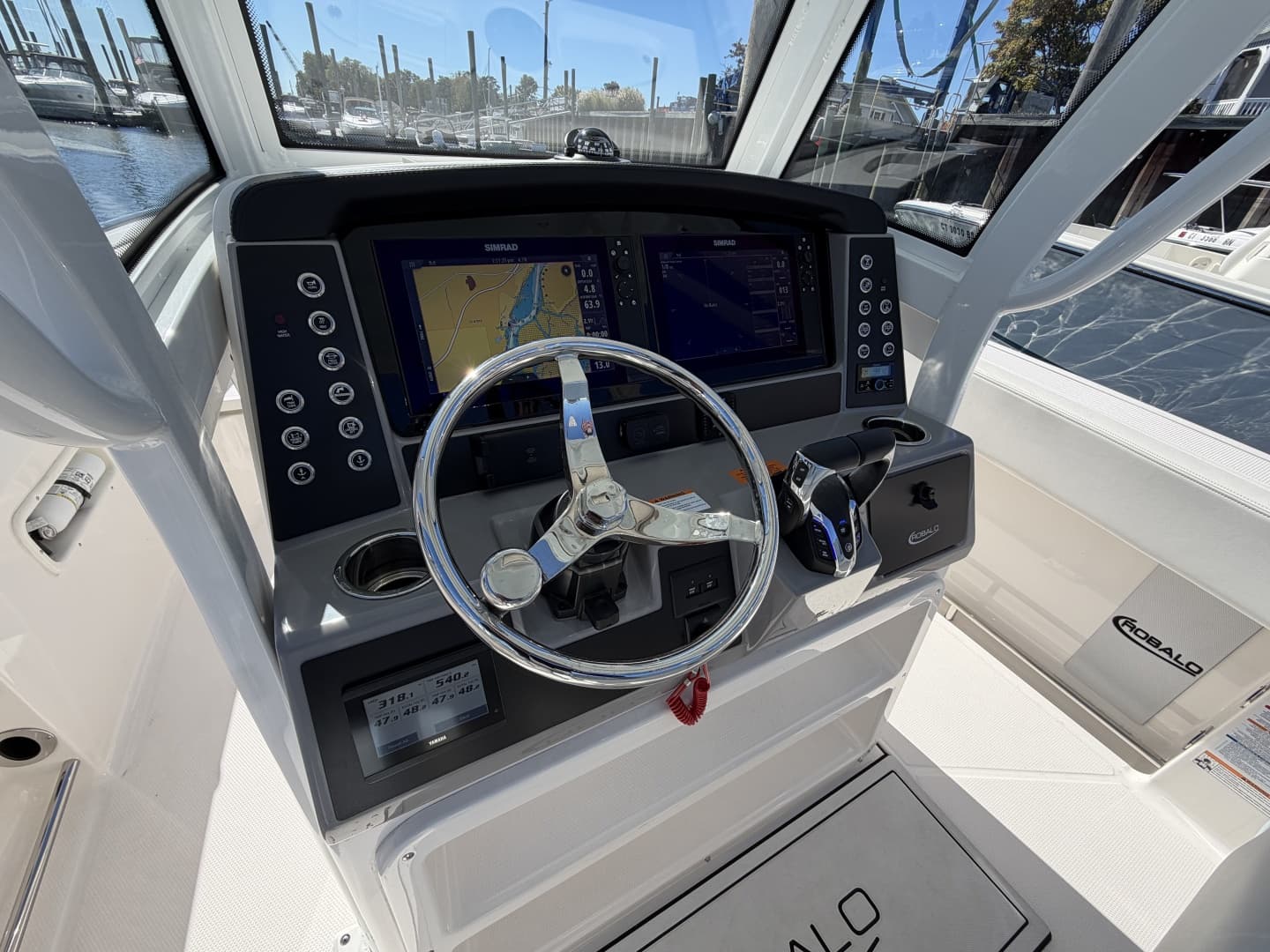 2025 Robalo R250