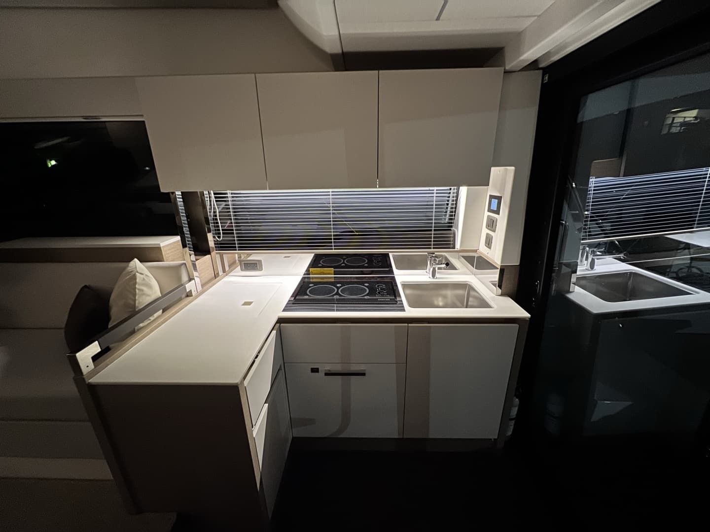 2022 Prestige 460