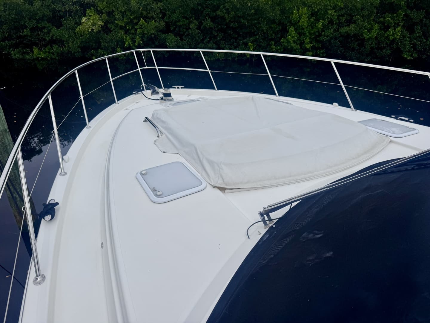 2020 Riviera 4800 Sport Yacht