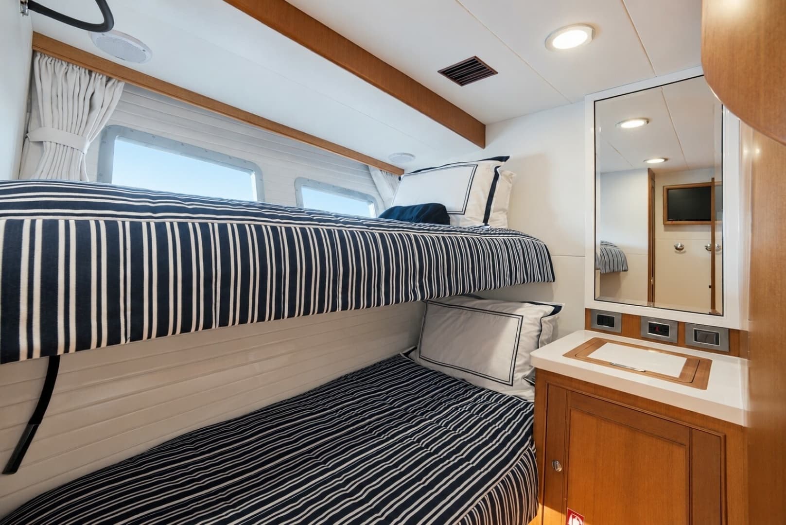 2017 Marlow Explorer 80E-CB