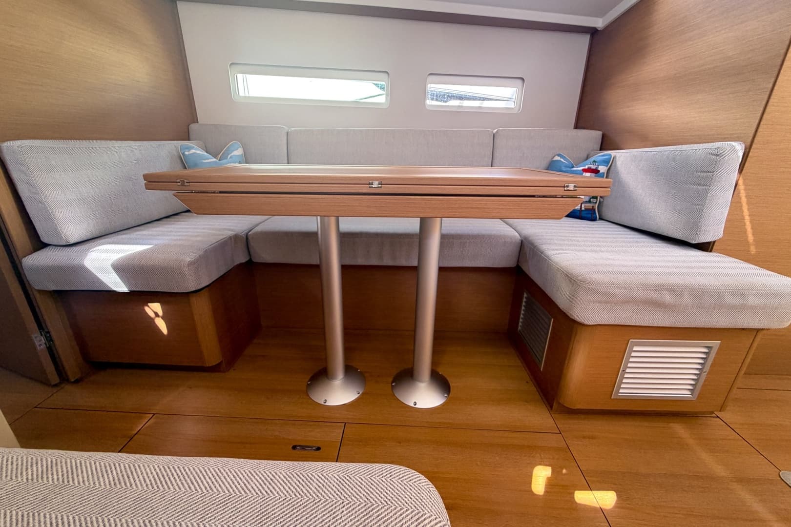 2024 Jeanneau Sun Odyssey 410