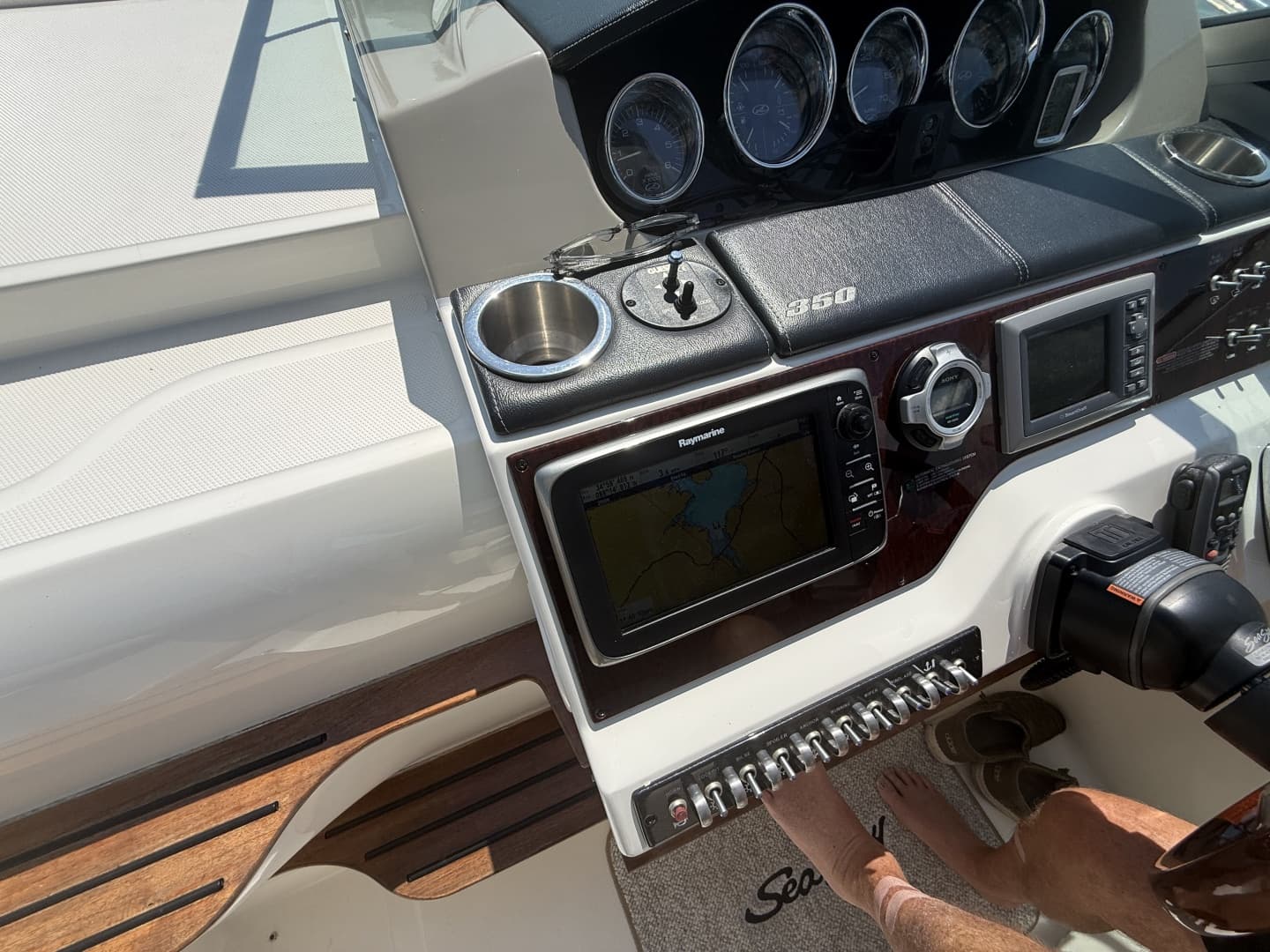 2013 Sea Ray Sundancer 350