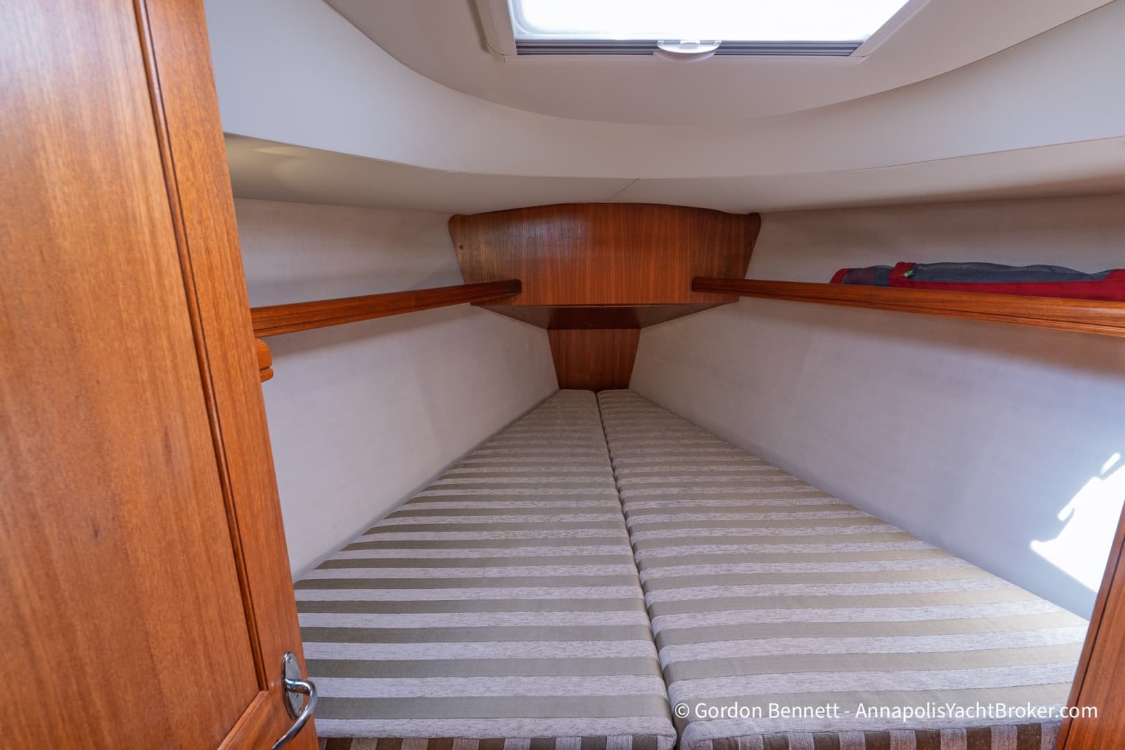 2005 Hunter 38