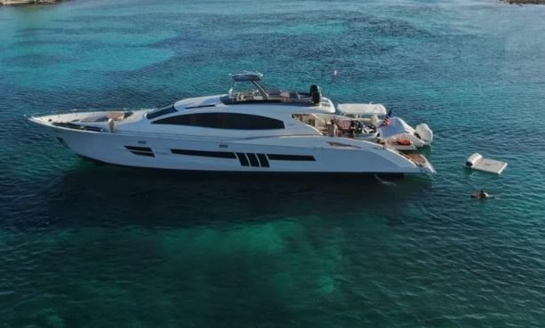 2012 Lazzara Yachts LSX 92