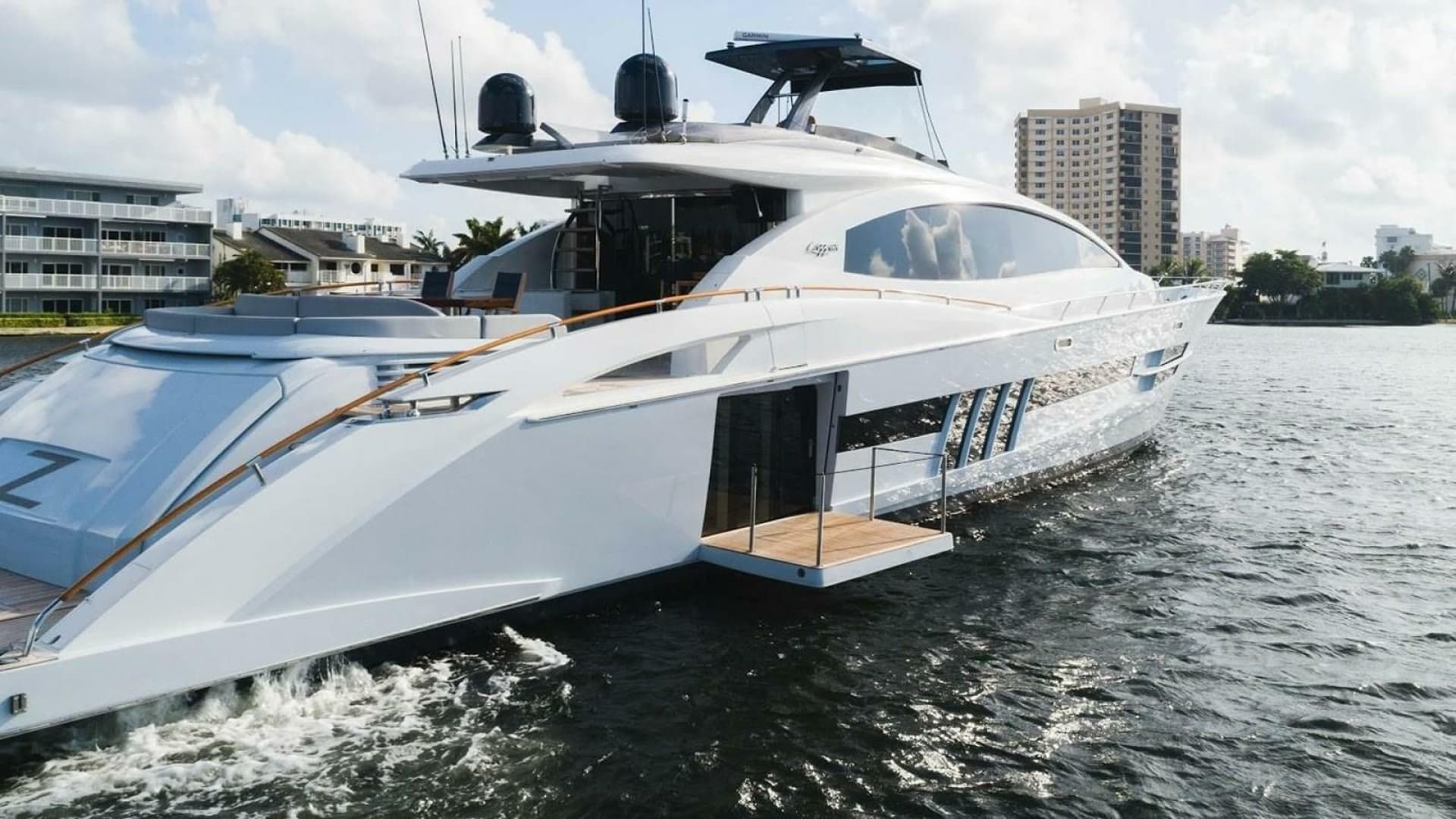 2012 Lazzara Yachts LSX 92