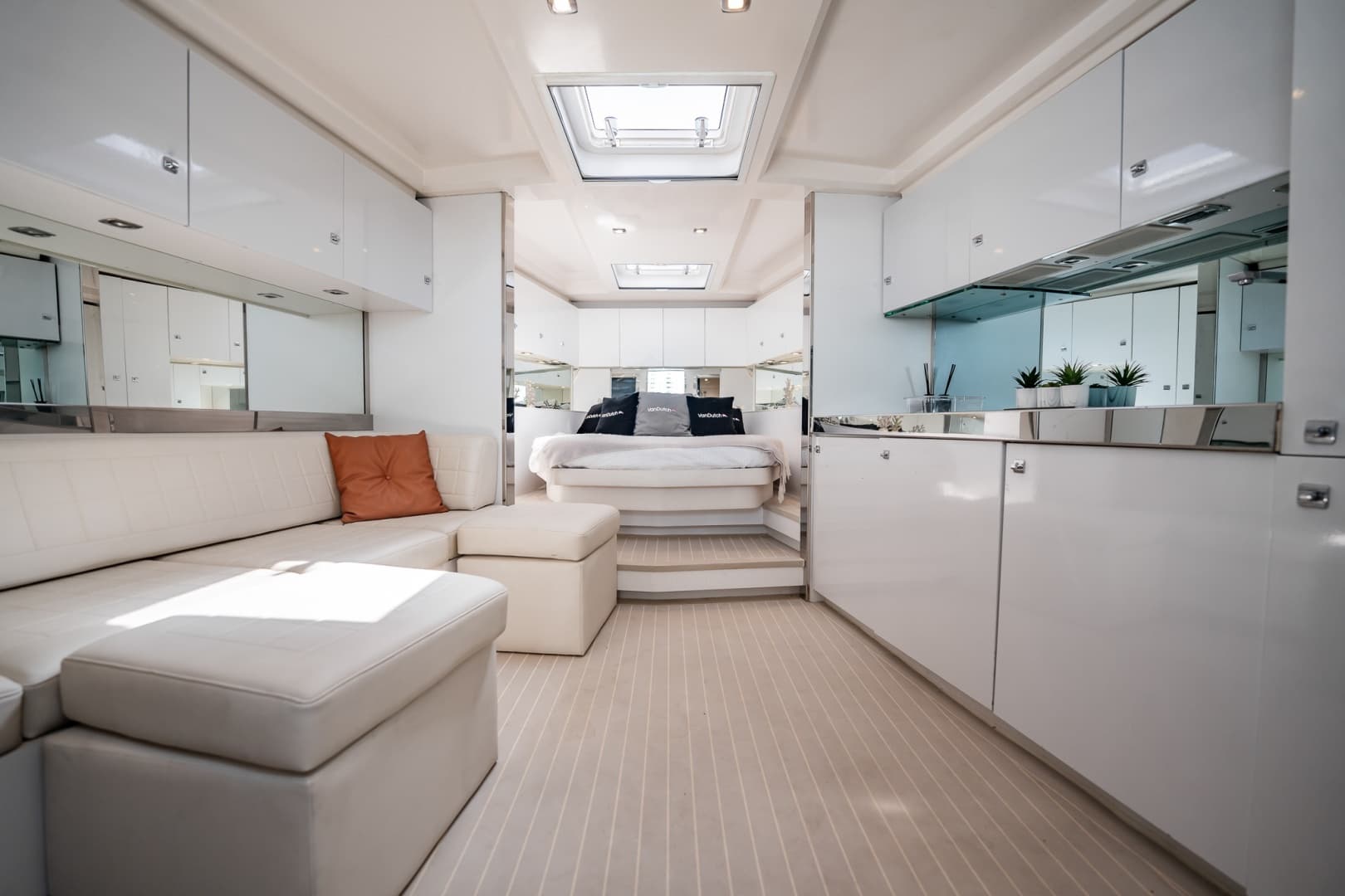 2015 VanDutch 55