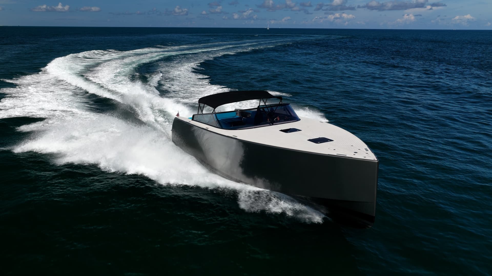 2015 VanDutch 55