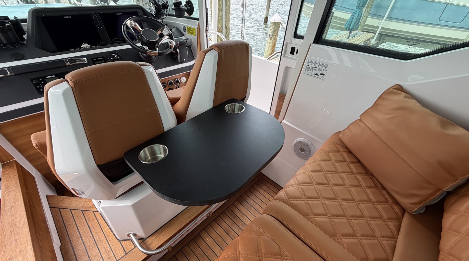 2023 Axopar 28 Cabin w/Wet Bar