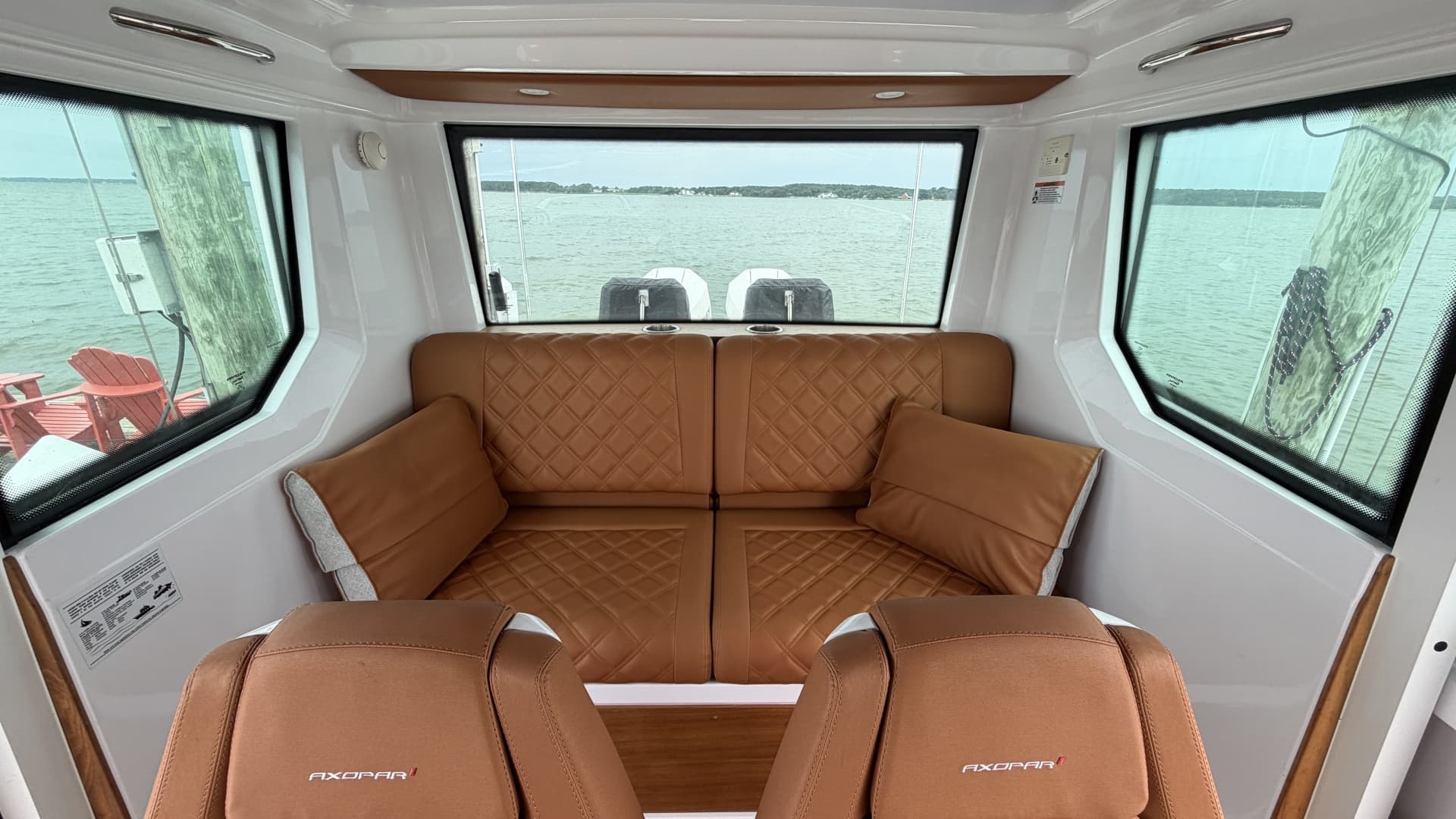 2023 Axopar 28 Cabin w/Wet Bar