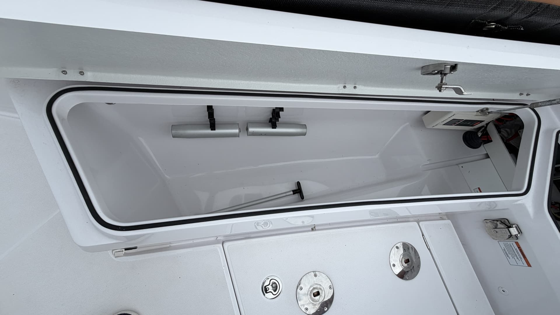 2023 Axopar 28 Cabin w/Wet Bar
