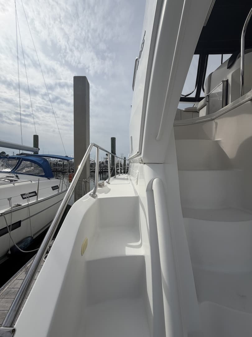 2005 Carver 38 Super Sport