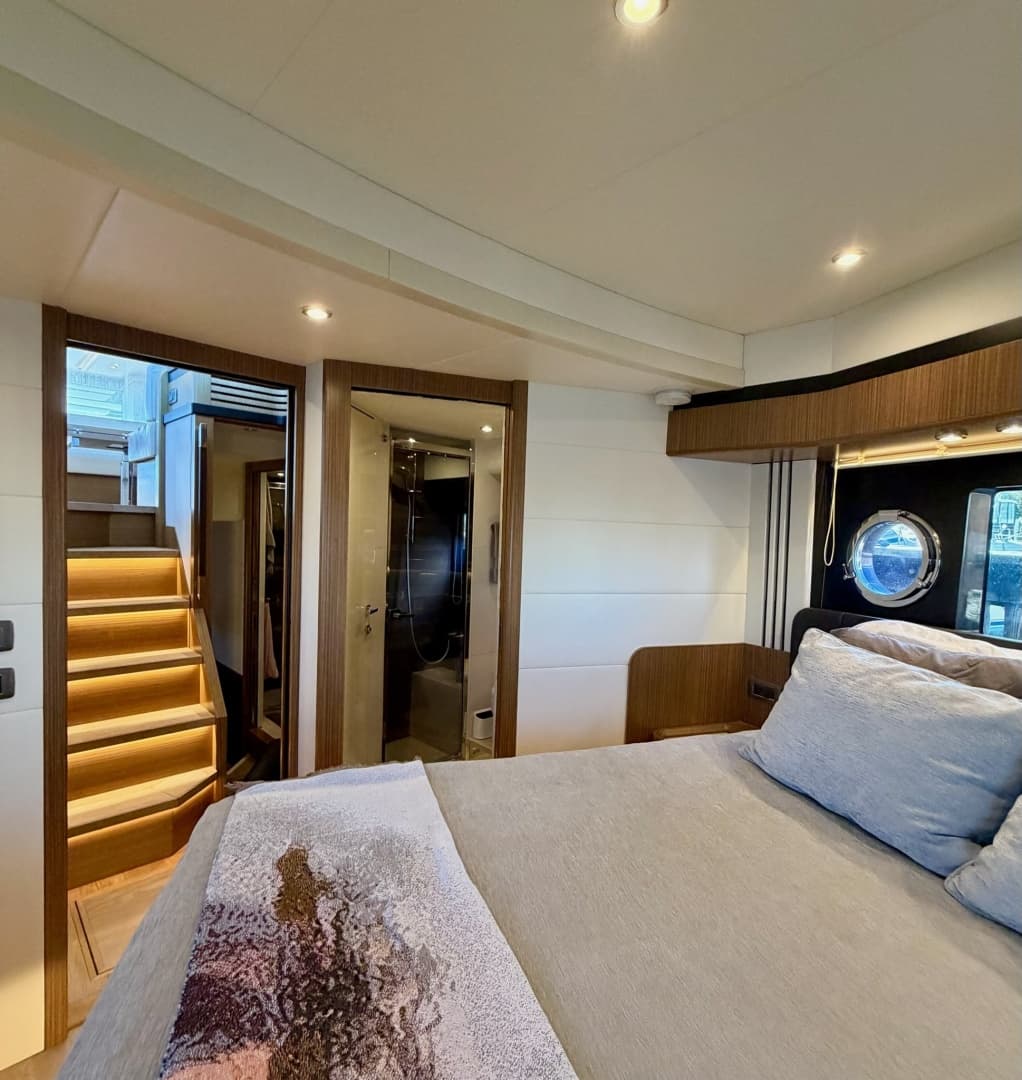 2017 Absolute Navetta 52