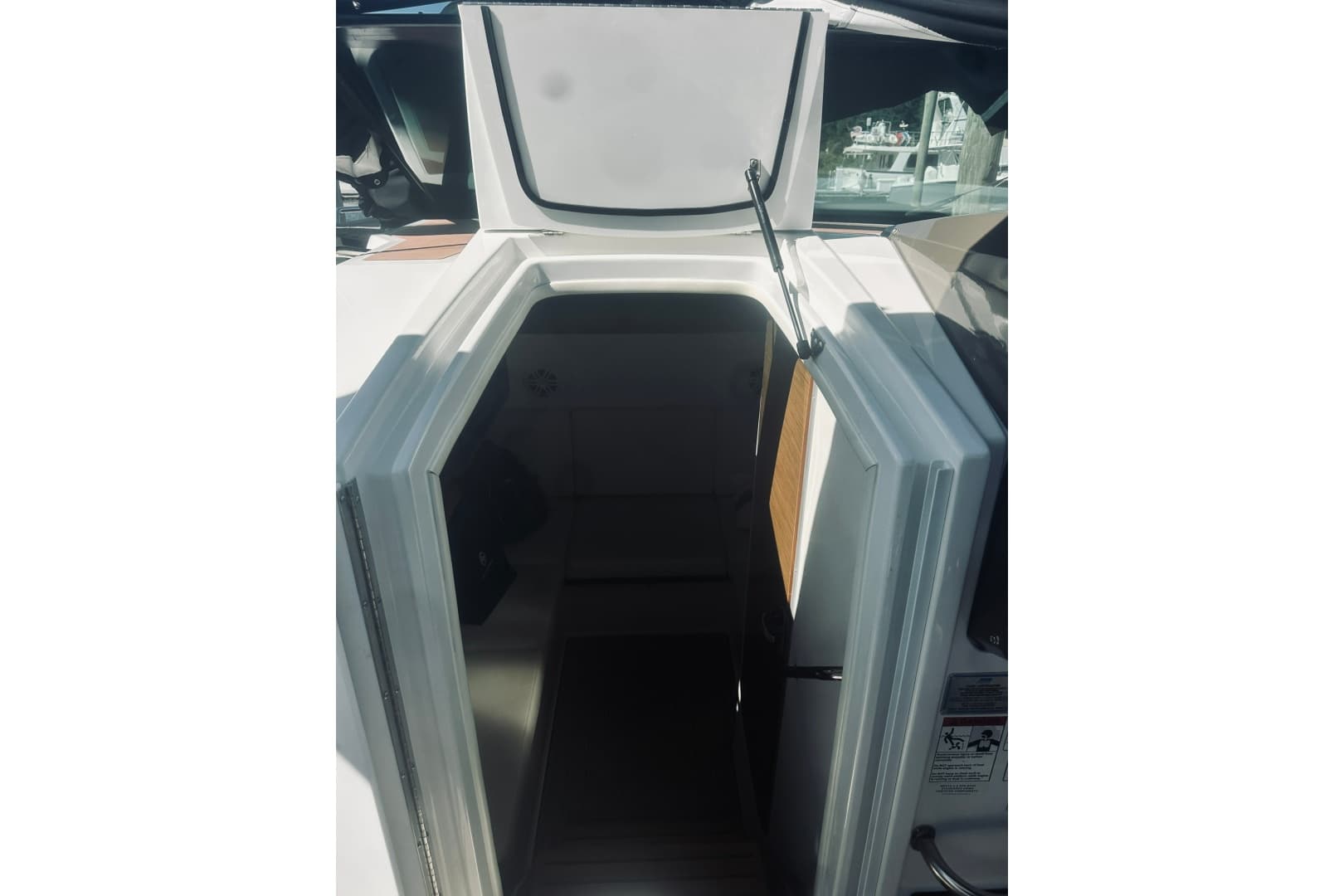 2015 Cruisers Sport Series 328 Bow Rider