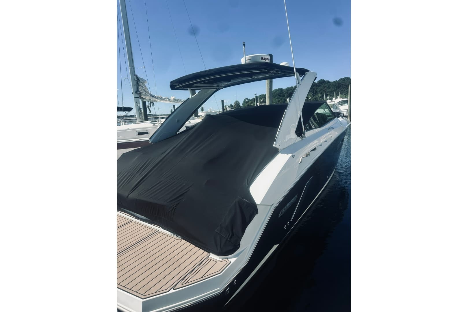 2015 Cruisers Sport Series 328 Bow Rider
