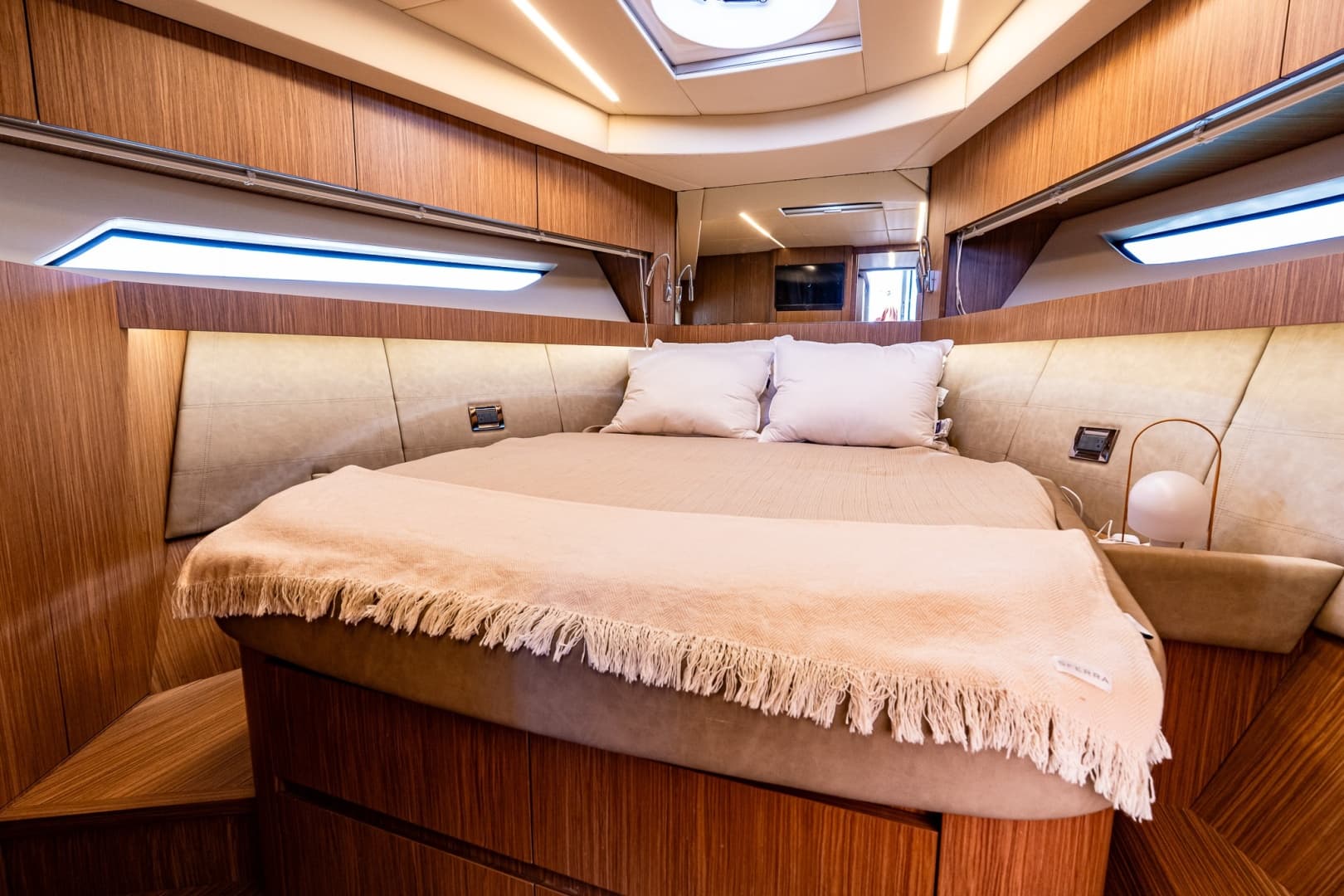 2018 Chris-Craft 44 Commander
