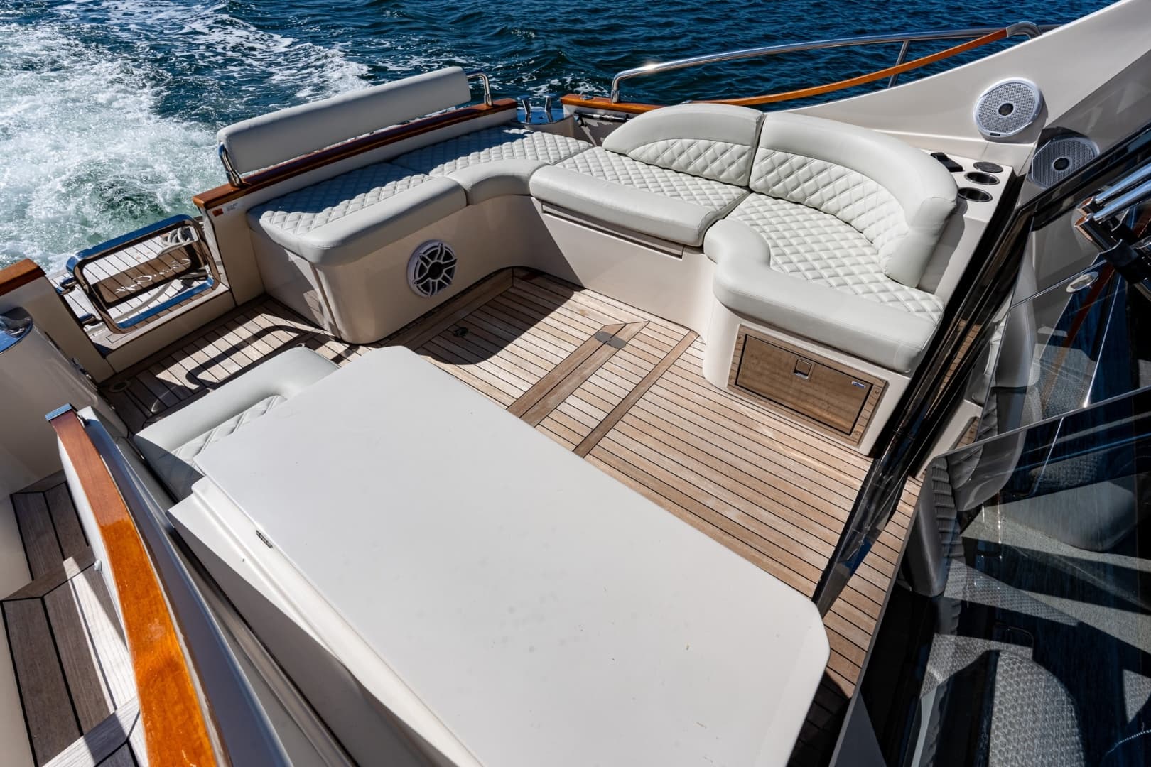 2018 Chris-Craft 44 Commander