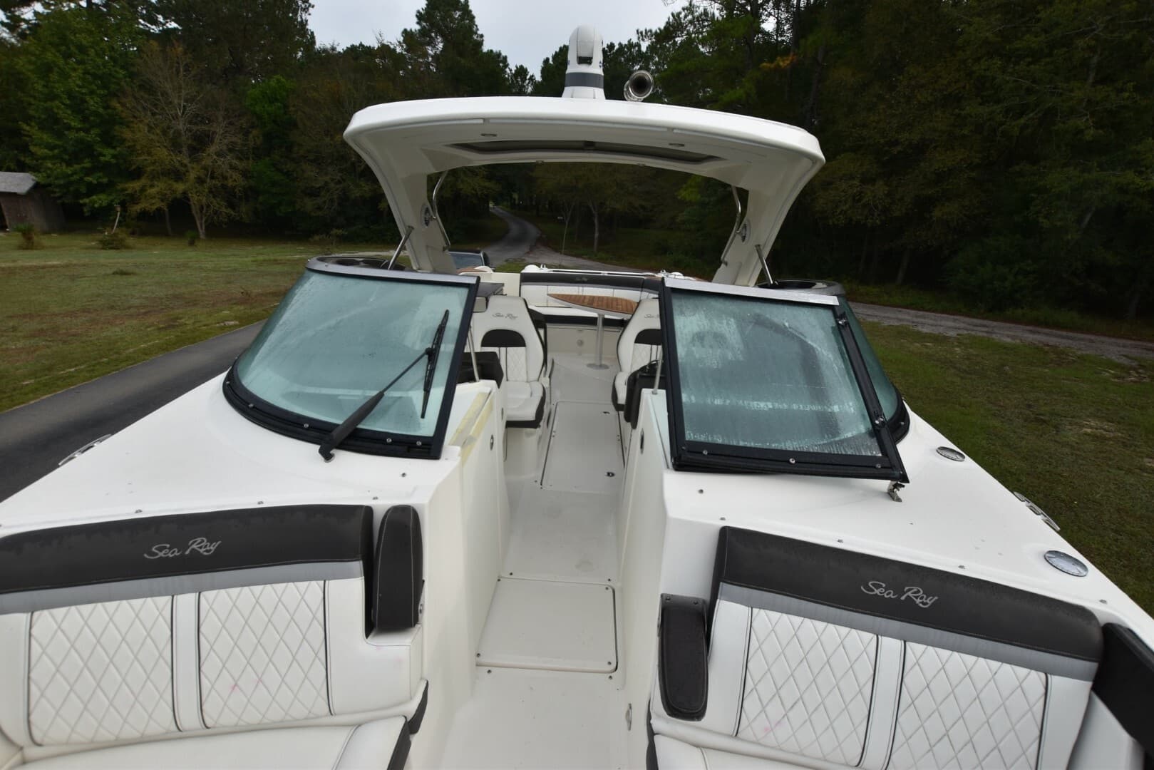 2018 Sea Ray 350SLX