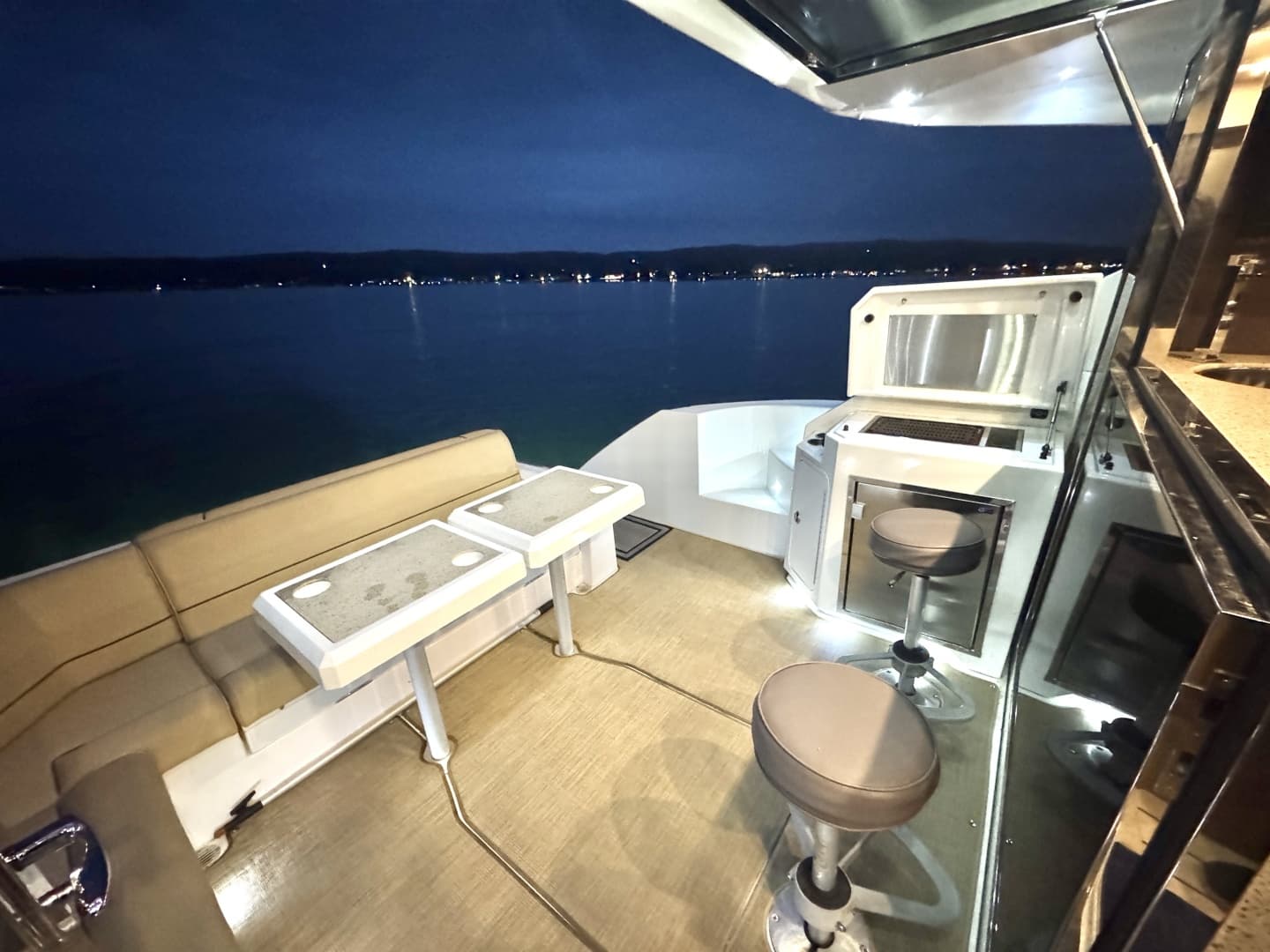 2013 Cruisers Yachts 45 Cantius