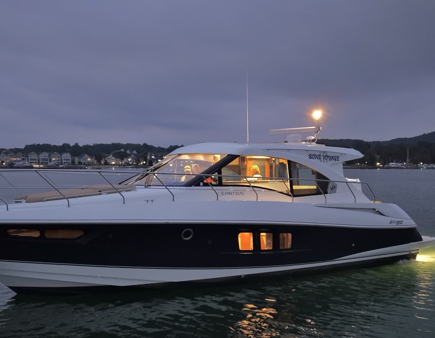 2013 Cruisers Yachts 45 Cantius