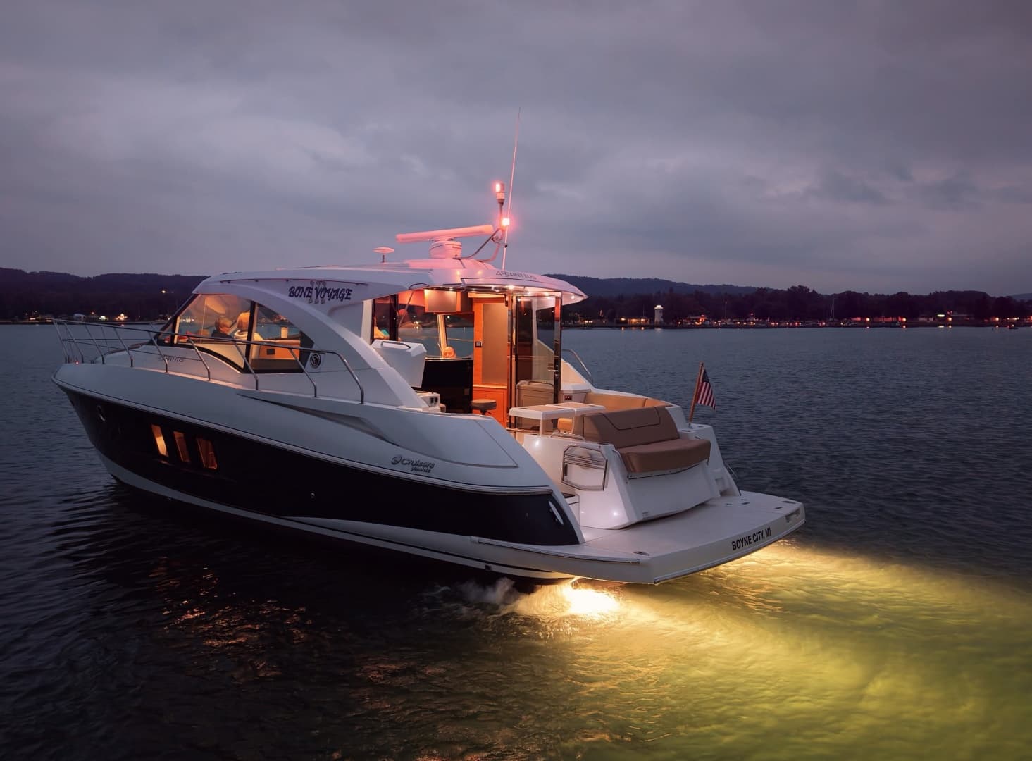 2013 Cruisers Yachts 45 Cantius