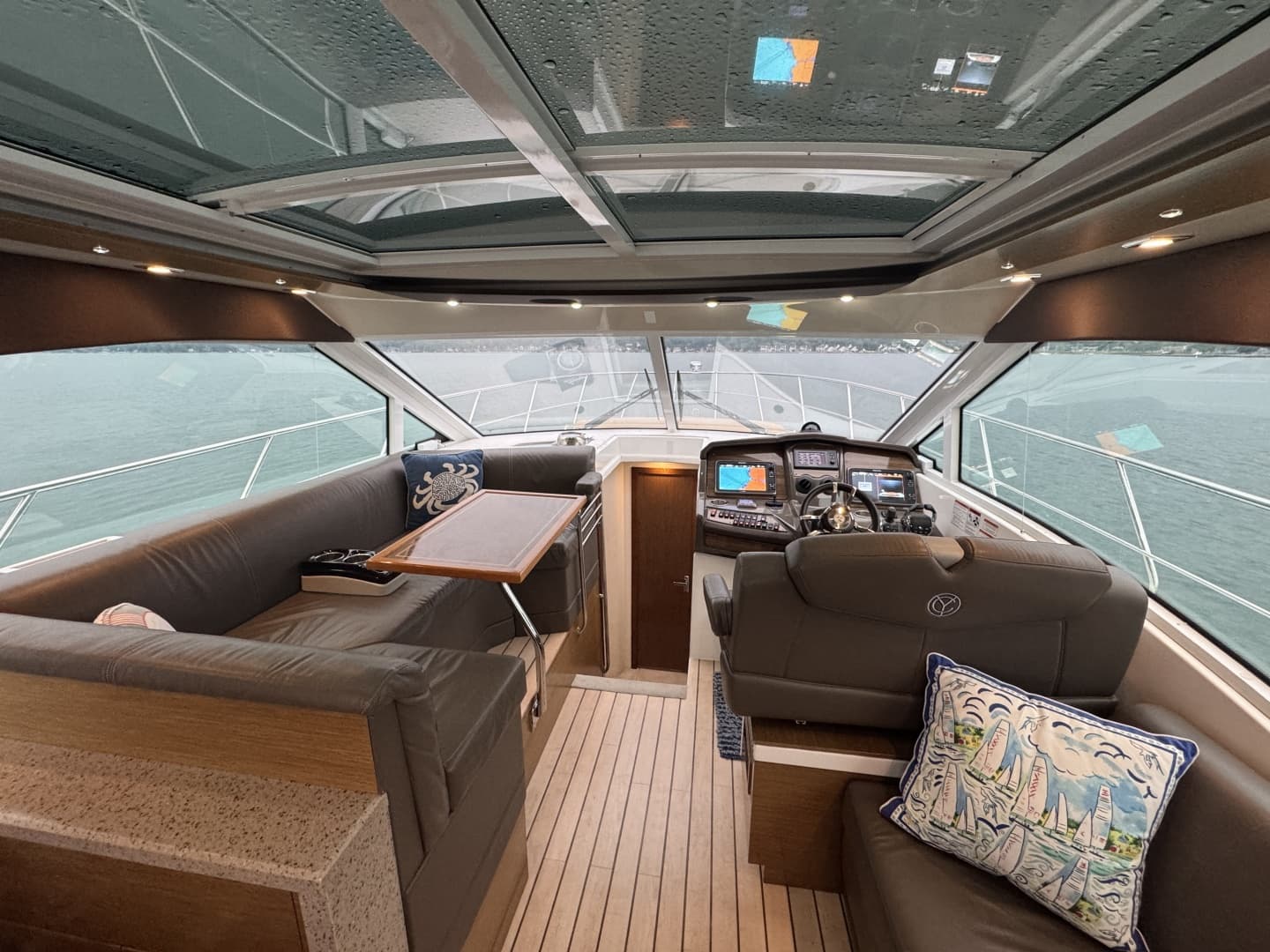 2013 Cruisers Yachts 45 Cantius