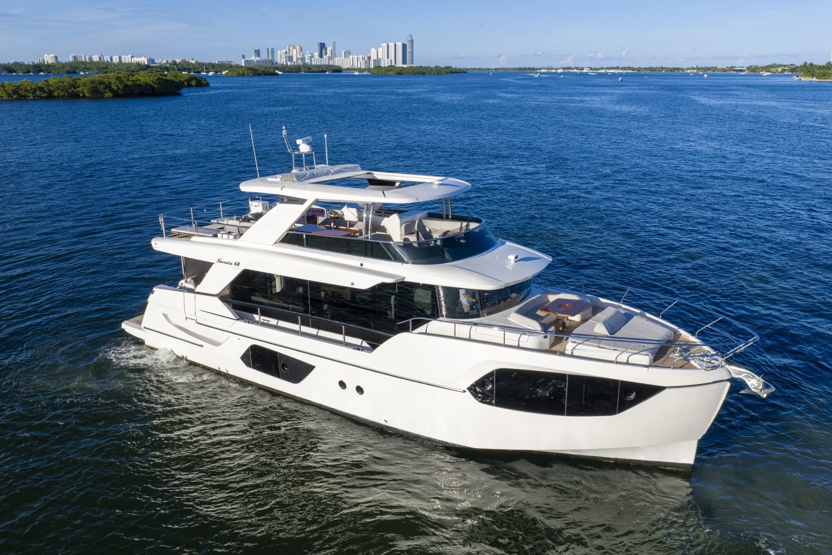 2022 Absolute Navetta 68