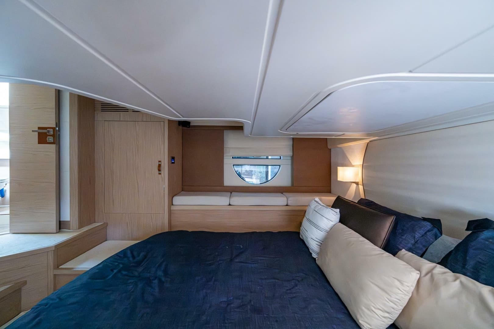 2015 Beneteau Monte Carlo 4
