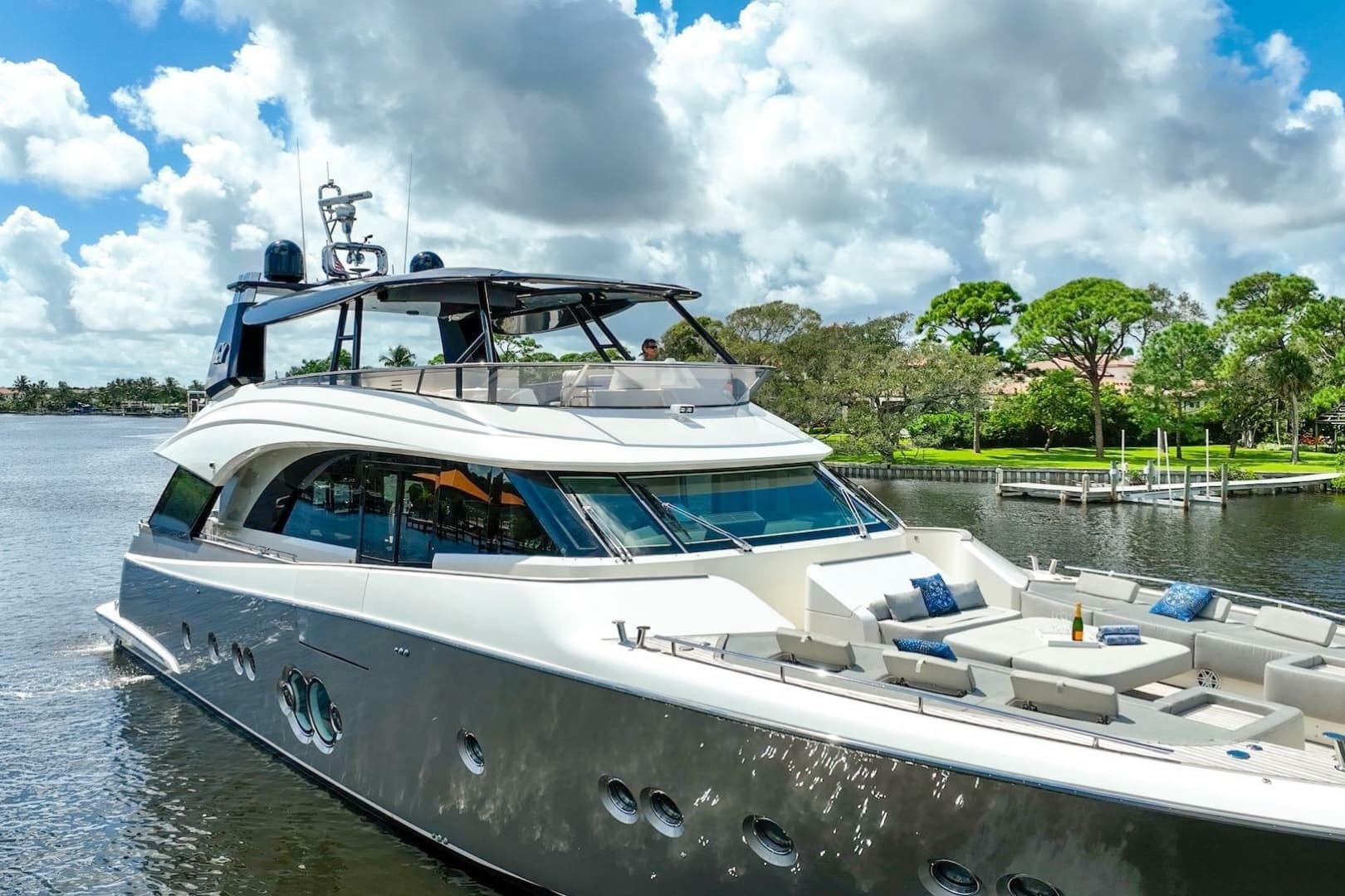 2015 Monte Carlo Yachts MCY 86