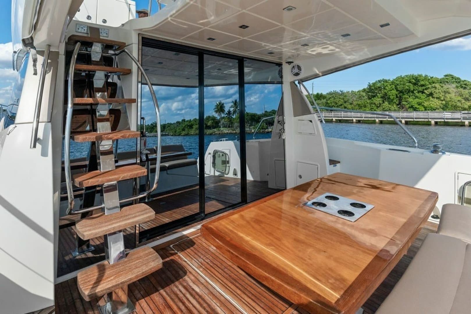 2015 Prestige 550