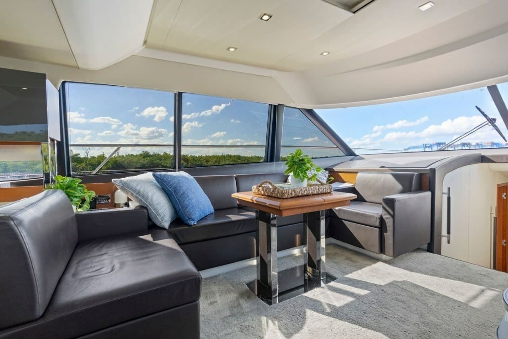 2015 Prestige 550